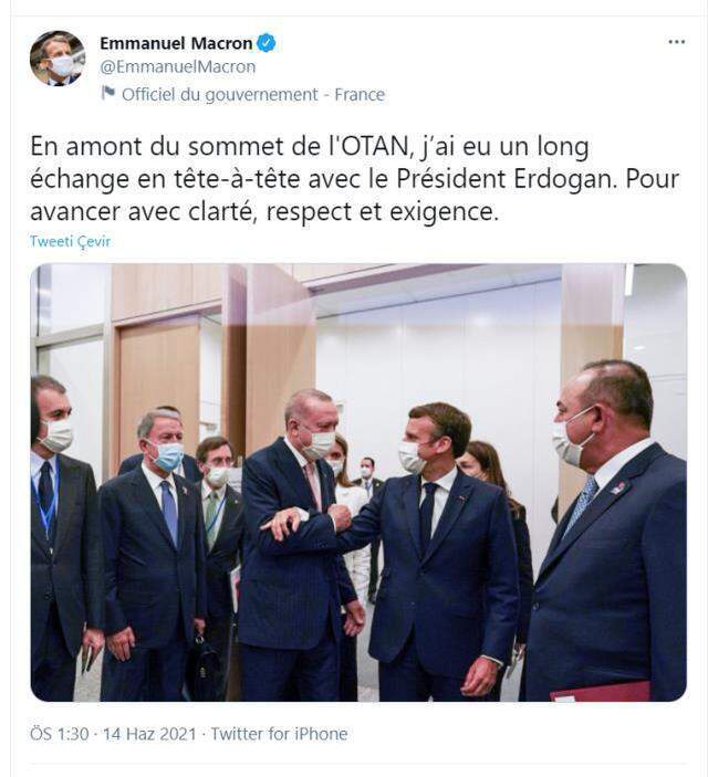 Macron, Cumhurbaşkanı Erdoğan'la samimi pozlarını paylaşıp, üzerine not düştü