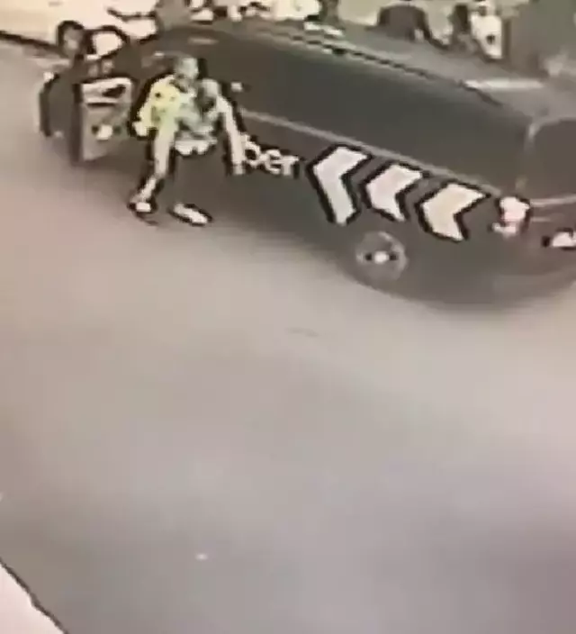 Boğazına sakız kaçan şoför 'heimlich' manevrasıyla kurtarıldı!