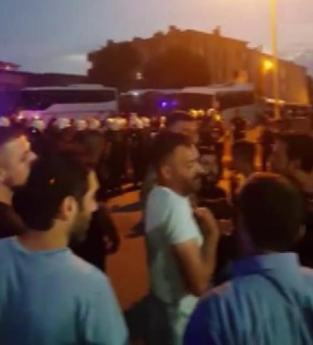 Ataşehir'de yabancı uyruklu kişilerin kovaladığı çocuğa otomobil çarptı, hayatını kaybetti