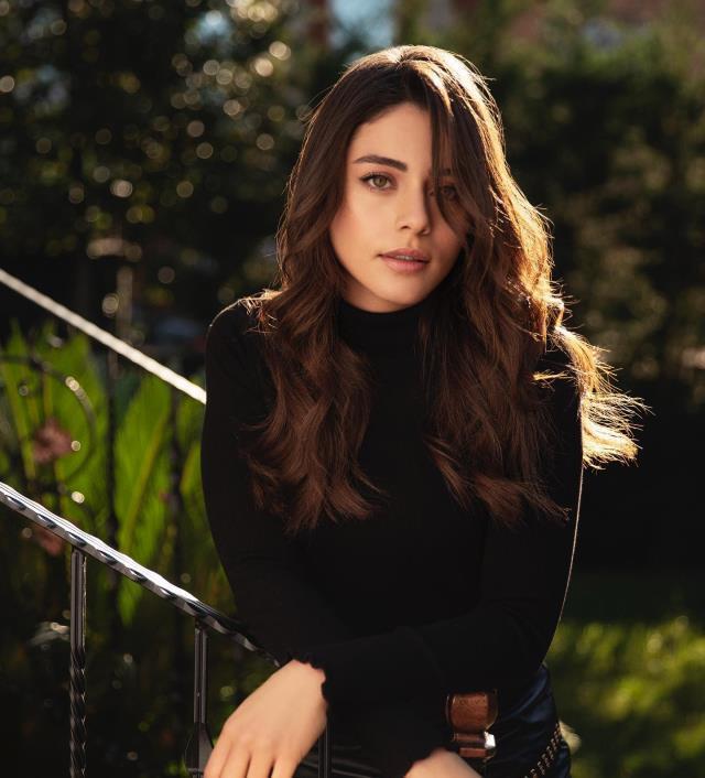 Sıla Türkoğlu başrol olduğu Emanet'te oynamayınca yerine dublörü oynatıldı! Yapım şirketi dava açıyor