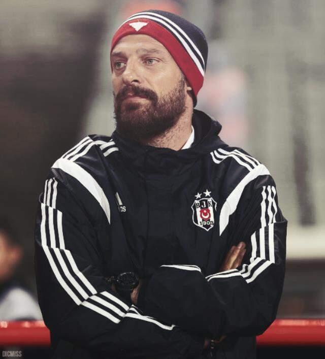 Ali Koç, hayal ettiği üst düzey hocayı yarına kadar bitiremezse eski Beşiktaşlı Bilic'i duyuracak