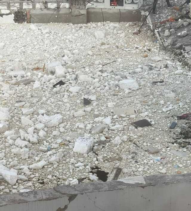 Hatay'da kaybolan kişi depremde yıkılan binanın enkazındaki su birikintisinde ölü bulundu