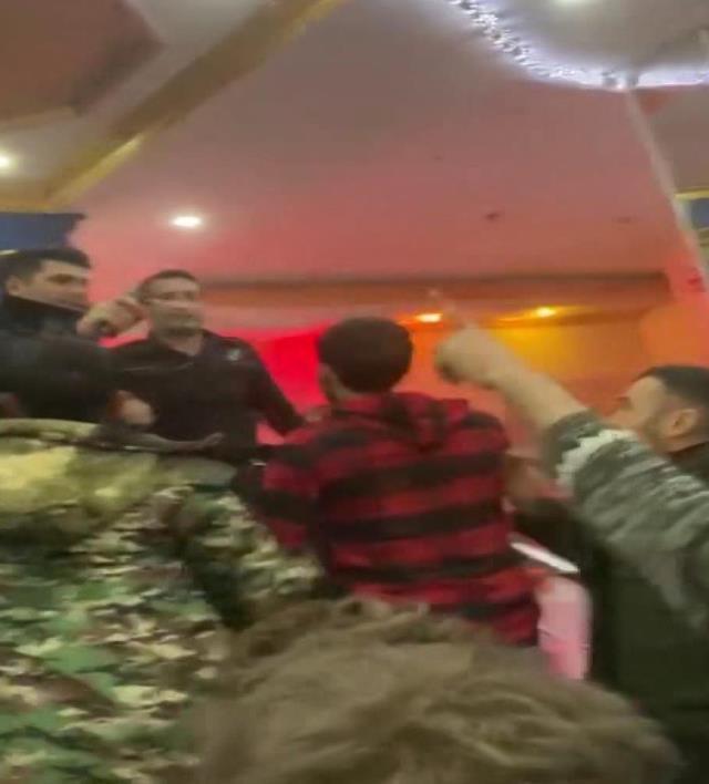 Pavyon baskınına giden polise saldırmışlardı! Olayın yeni görüntüleri ortaya çıktı