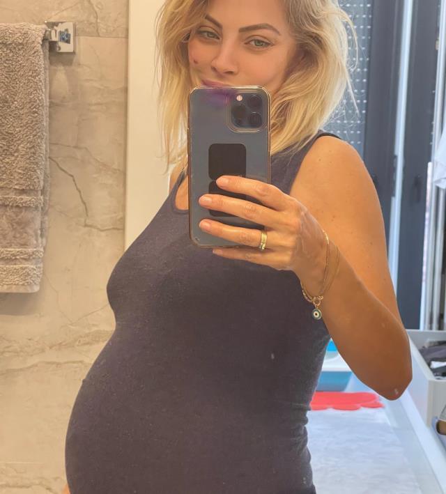 Seray Sever, ikiz bebeklerini dünyaya getirdi