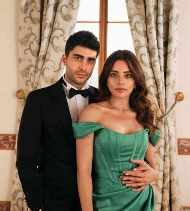 Dizi aşkı yeniden alevlendi! Sıla Türkoğlu ve Doğukan Güngör, konserde görüntülendiler