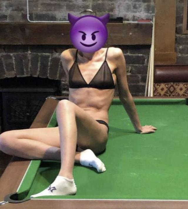 Bilardo masasının üzerinde cinsel ilişkiye giren çiftin görüntüleri internete sızdırıldı