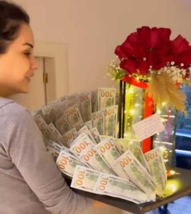 Bu kadarına da pes! Dilan Polat'a gelen dolarlı çiçek takipçilerini çileden çıkarttı: Görgüsüzlük