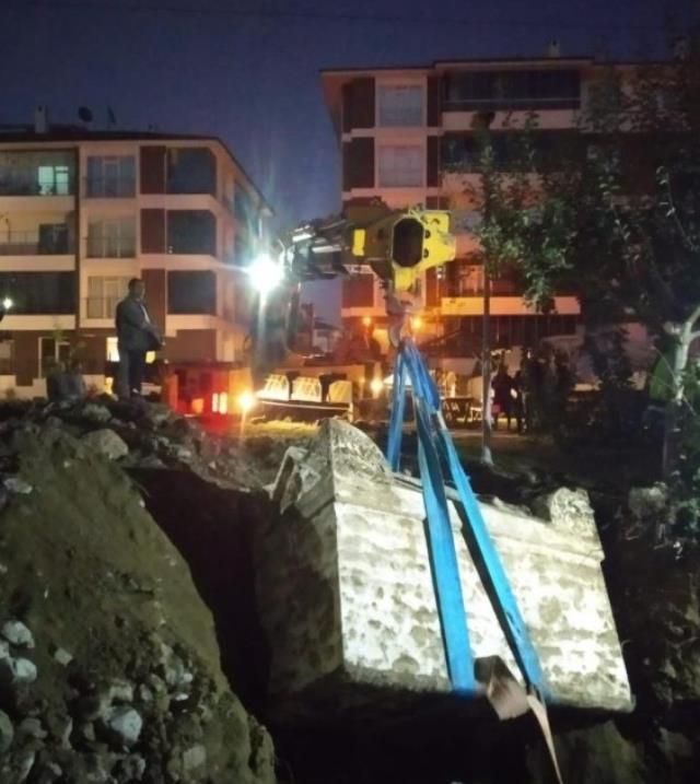 İnşaat kazısında Roma dönemine ait lahit bulundu