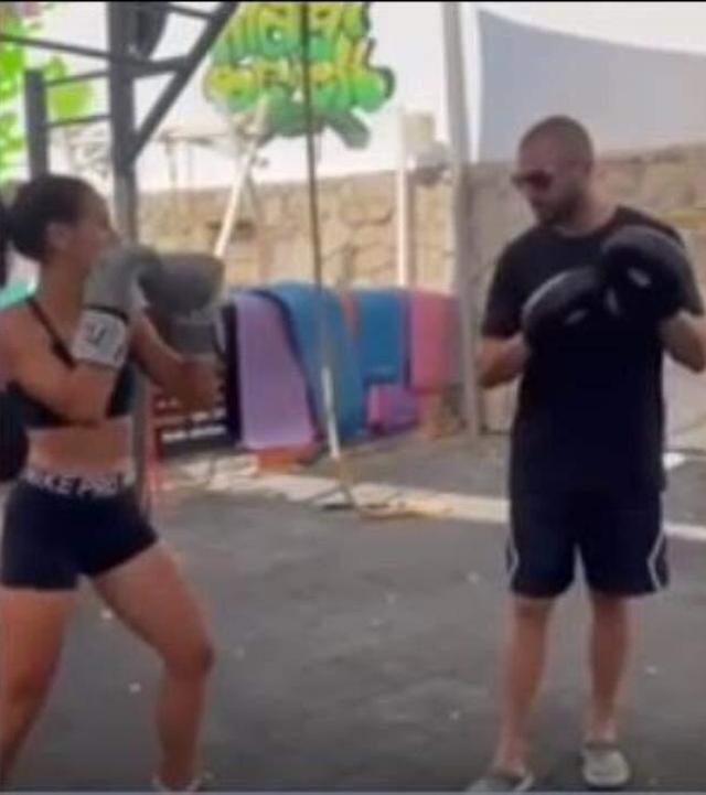 Sportmen hali övgü topladı! Hülya Avşar'ın kızı Zehra Çilingiroğlu fazla kilolarından tamamen kurtuldu