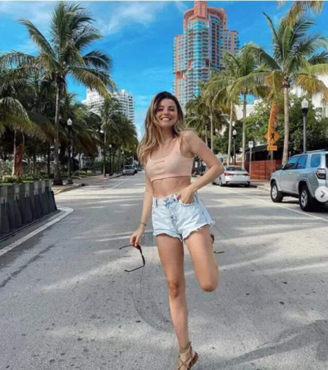 Teşkilat'ın Ceren'i Ezgi Eyüboğlu'ndan Miami'de aşk pozları