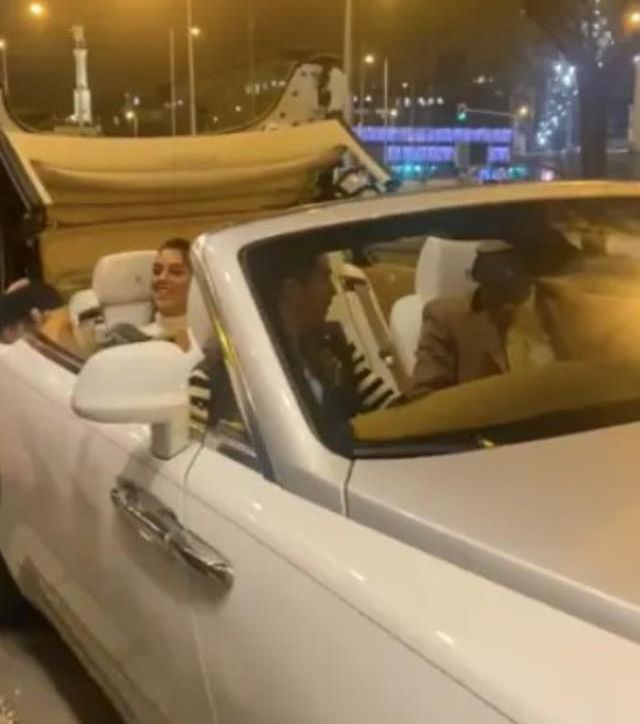 Ronaldo, eşinin servet değerindeki hediyesiyle ilk kez görüntülendi! Herkes aynı detaya takıldı