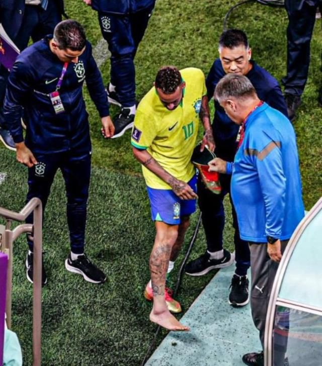 Neymar bugün oynayacak mı? Neymar Güney Kore maçında oynayacak mı? Neymar hala sakat mı?