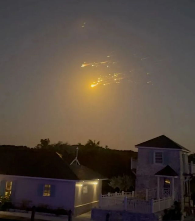 Elon Musk'ın şirketi SPACE X'in dev roketi havada patladı