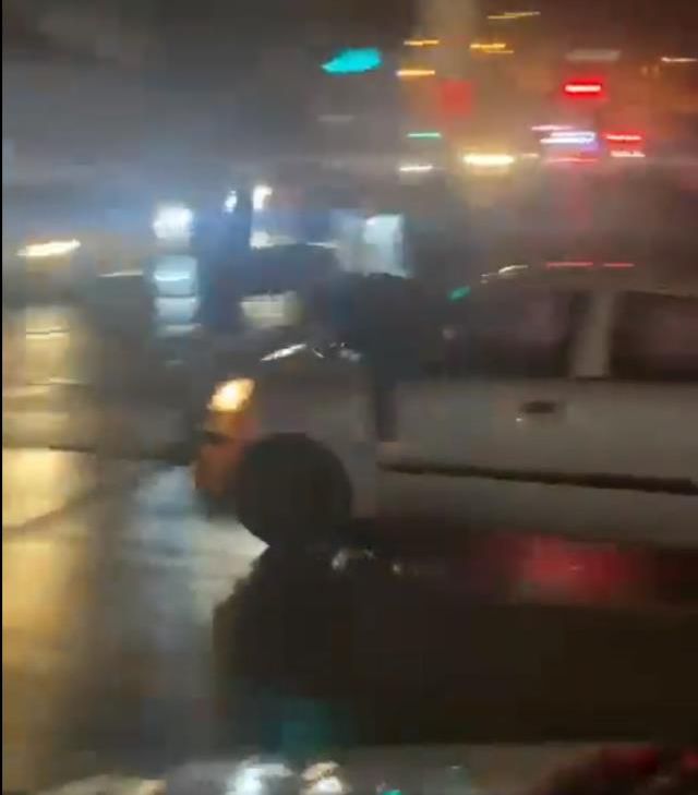 Herkes, 'Adam öldü' diye bağırdı! Şampiyonluk kutlamasında taraftar, aracını kalabalığın üzerine sürdü