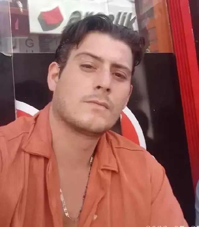 Gece laf attığı genci, nişanlısının gözü önünde öldürdü