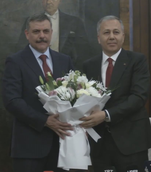 Yerlikaya'dan soru sormak isteyen gazetecilere: Ben artık özgürlüğe gidiyorum