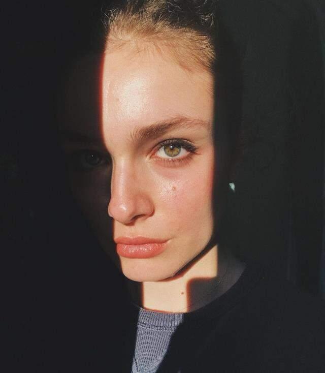 Yaz dizisiyle ün yaptı ama Z kuşağı onu epeydir tanıyor! Serra Arıtürk'ün eski sevgilisi ünlü bir Youtuber