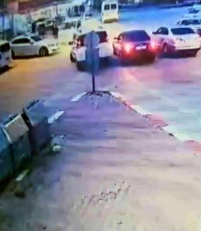 Yol verme tartışmasında silahlar çekildi: Yerden seken kurşun 4 yaşındaki kıza isabet etti