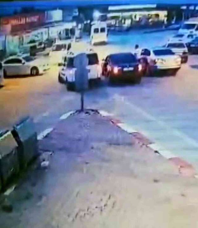 Yol verme tartışmasında silahlar çekildi: Yerden seken kurşun 4 yaşındaki kıza isabet etti