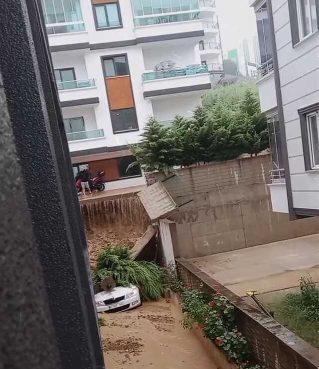 Selin vurduğu Samsun'da vatandaşlar işe kayıkla gitti