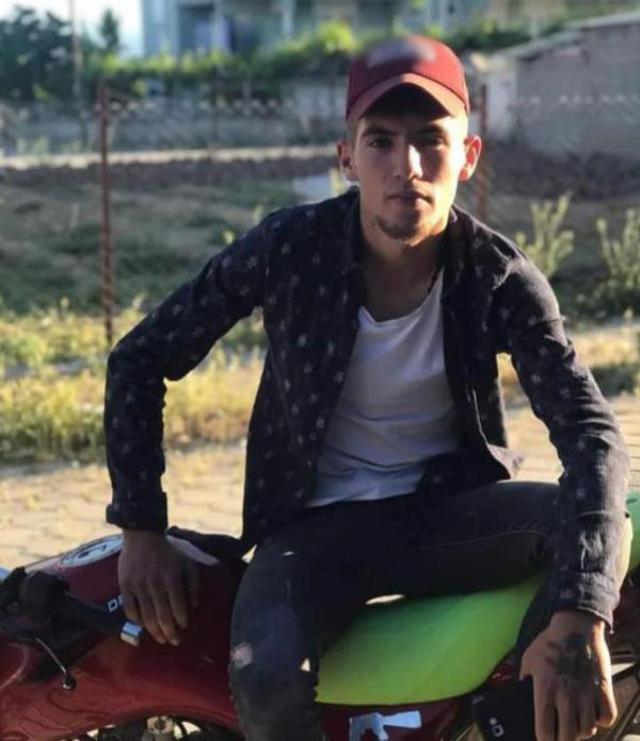 Her yerde onları arıyorlar! Kayıp 2 gencin telefonları, ormanda parçalanmış halde bulundu