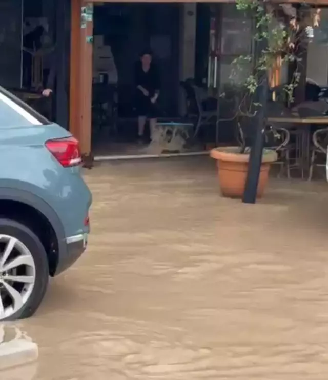 Selin vurduğu Foça'da durum gittikçe kötüleşiyor: Allah yardımcımız olsun