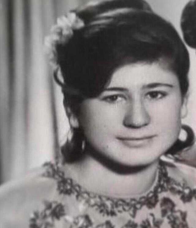 İclal Aydın... ANNESİNİ KAYBETTİ!