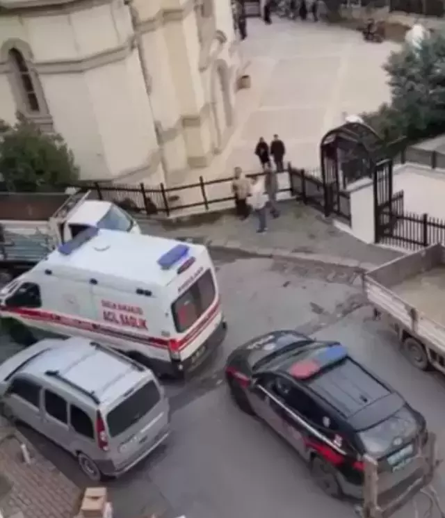 Annesinin cenazesinde kardeşini katletti