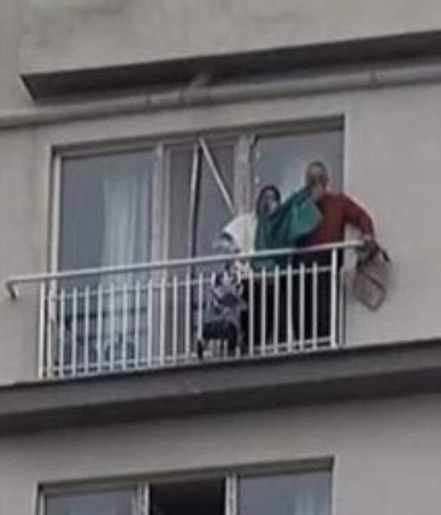 Son dakika: Esenyurt'ta 13 katlı rezidansta yangın çıktı! İçeride mahsur kalanlar var