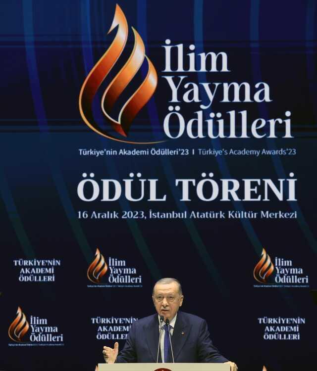 Cumhurbaşkanı Erdoğan'dan sosyal medya çıkışı: Ahlaki açıdan ciddi bir yozlaşma yaşandığını görüyoruz