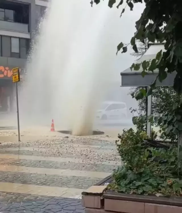Düzce'de su borusu patladı: 5 metre su fışkırdı