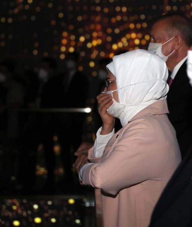 15 Temmuz Demokrasi Müzesi'nde duygu dolu anlar! Erdoğan çifti gözyaşlarına hakim olamadı