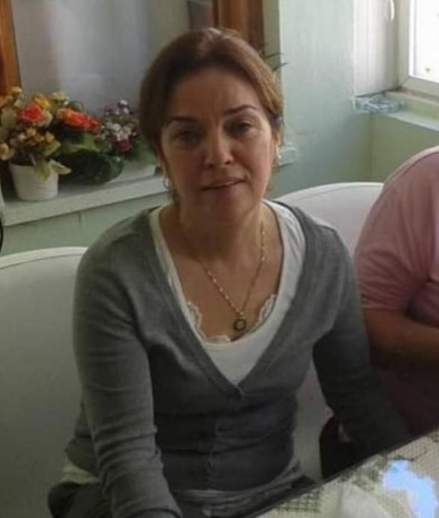 Annesini boğazına bıçak saplayıp öldürdü, 'Hatırlamıyorum' dedi