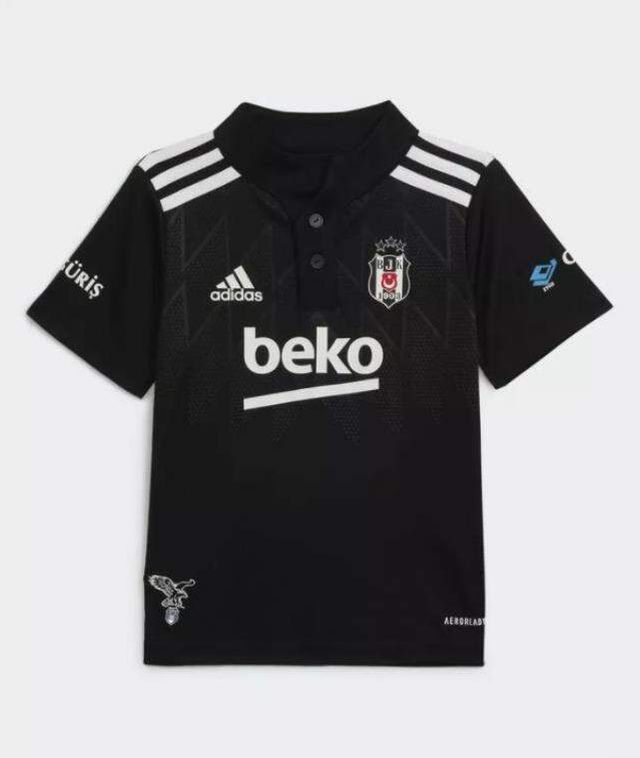 Beşiktaş yeni sezon formalarını tanıttı! 'Önce Beşiktaş vardı' detayı beğeni topladı