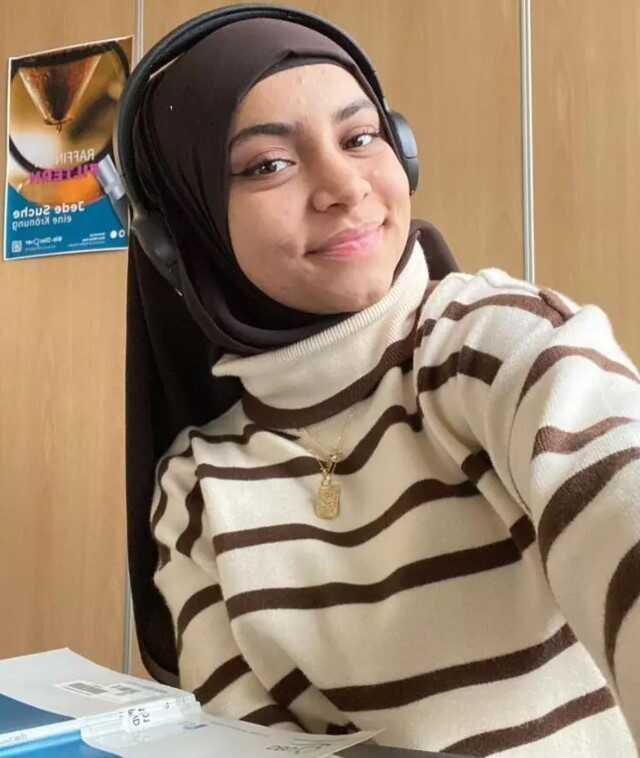 Almanya'da başörtülü üniversite öğrencisi derste profesörün hakaretine uğradı