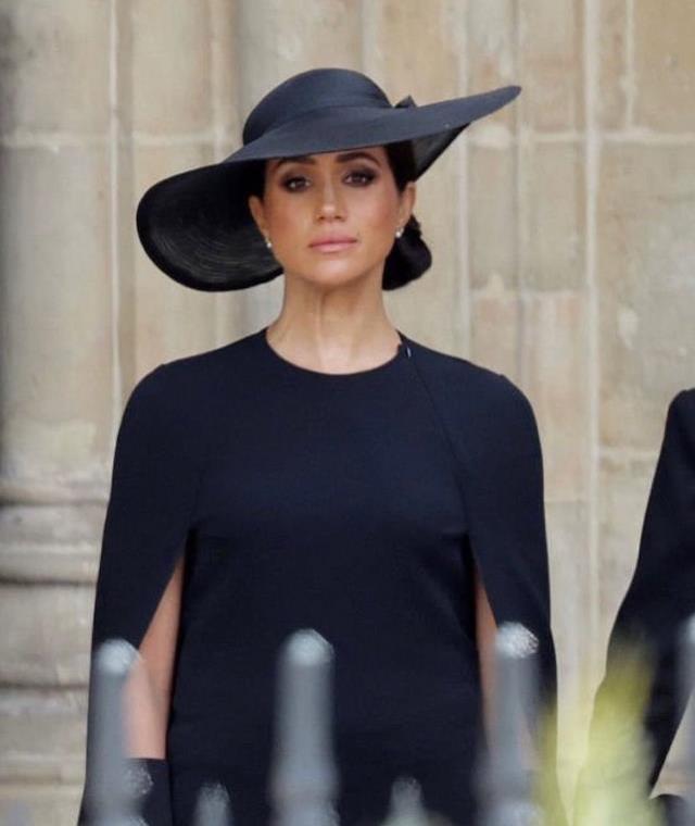 Kraliyet gelini Meghan Markle'nin 16 yıl oynadığı dizideki cinsel ilişki sahnesi gündem oldu