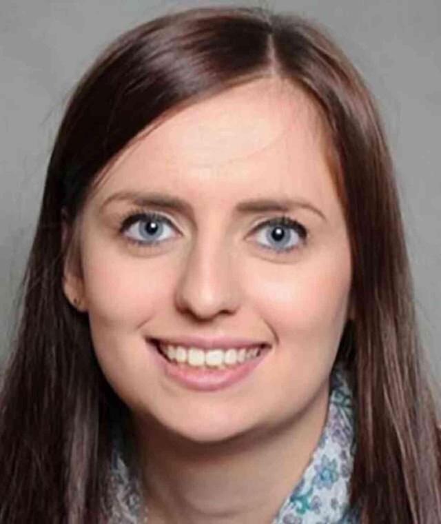 İngilitere'de hayat kadınlığı yaptığı ortaya çıkan 30 yaşındaki kadın öğretmen Samantha Barguss, meslekten men edildi