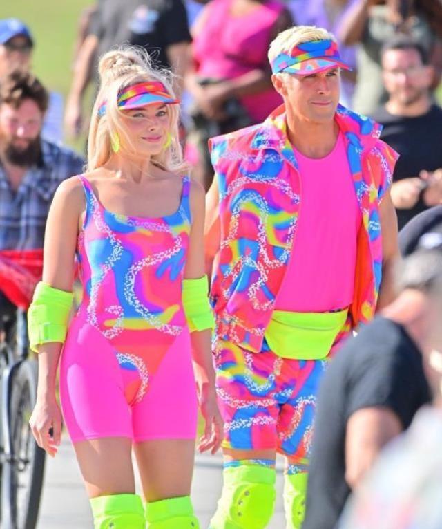 Merakla beklenen Barbie filminden ilk set fotoğrafları yayınlandı