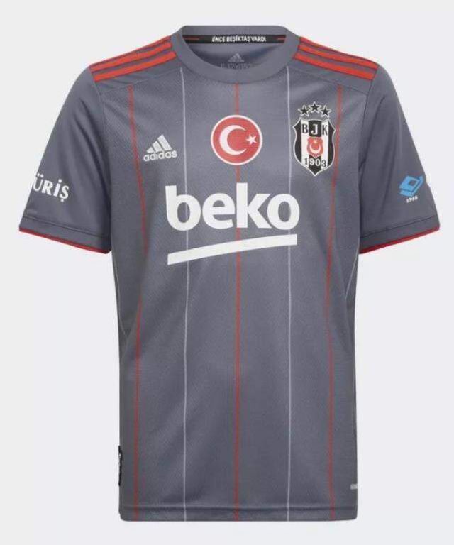 Beşiktaş yeni sezon formalarını tanıttı! 'Önce Beşiktaş vardı' detayı beğeni topladı