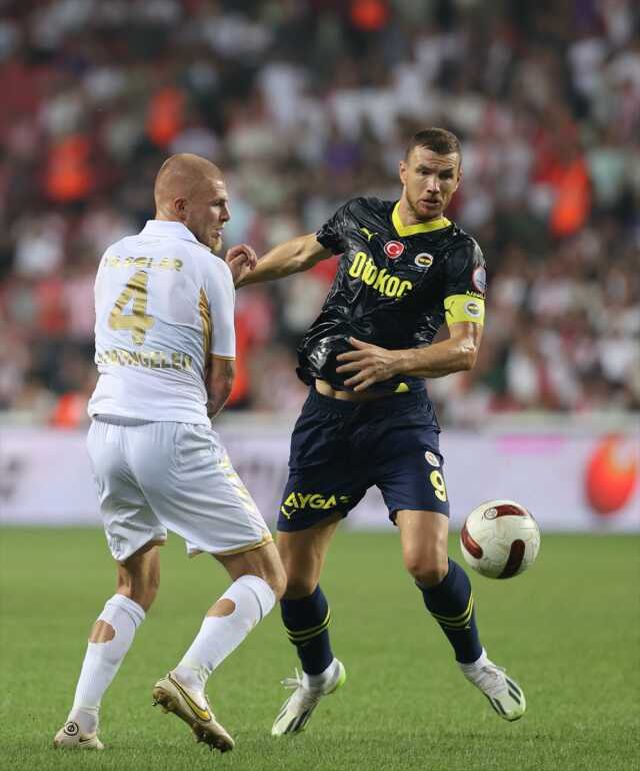 Rıdvan Dilmen, Fenerbahçe için ilk kez ekranlarda bu yorumu yaptı: Tarihin en iyisi