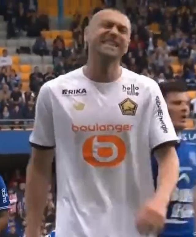 Burak Yılmaz kendini kaybetti! Sahada küfretmediği kimse kalmadı