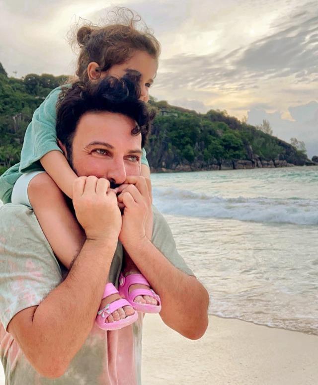 Kimi babasını, kimi kızını paylaştı! İşte ünlülerin Babalar Günü paylaşımı