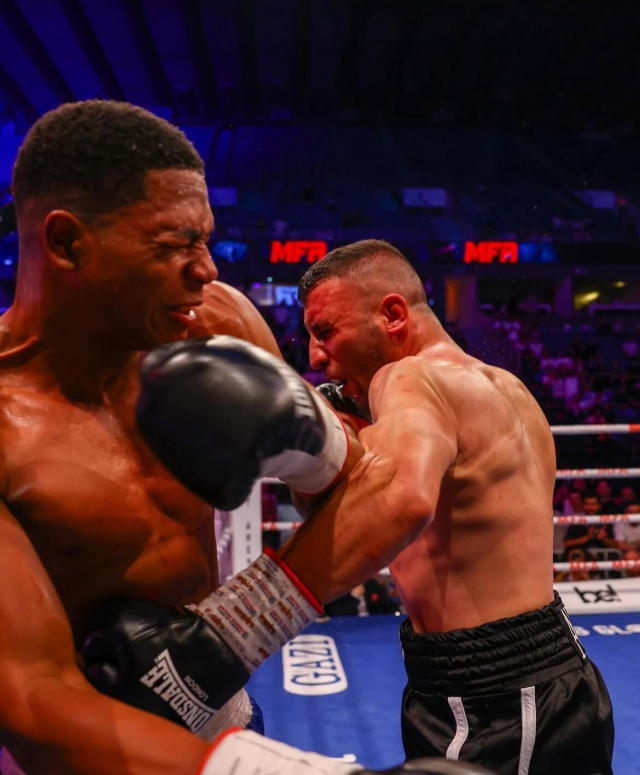 Avni Yıldırım, Mega Fight Arena 3'te altın kemerin sahibi oldu