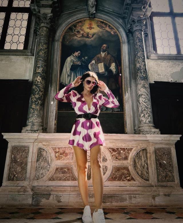 İmaj değişikliği olay olmuştu, ünlü oyuncu Burcu Özberk'ten ortalığı kavuran iç çamaşırsız poz