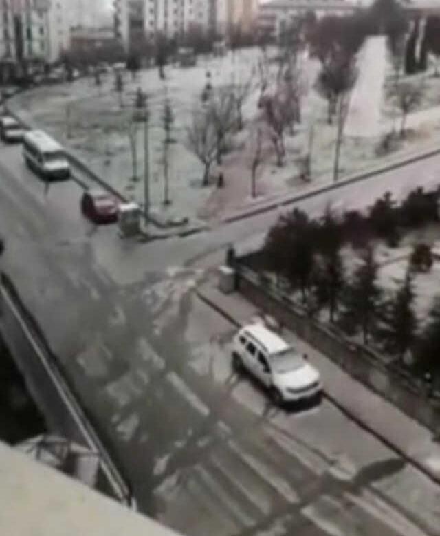 Ankara'da sağanak yağış ve dolu etkili oldu