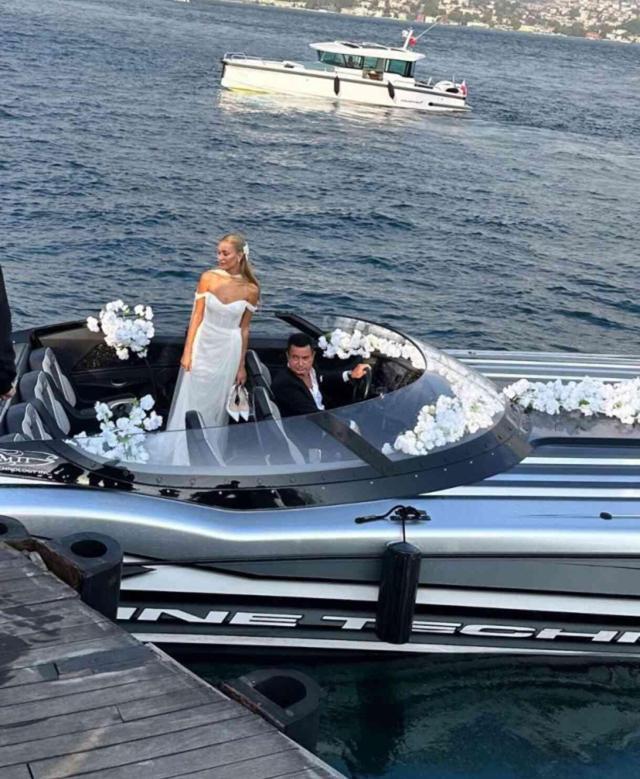 Acun ve Çağla'dan dünyaevine hızlı giriş: Düğün mekanına sürat teknesiyle gittiler