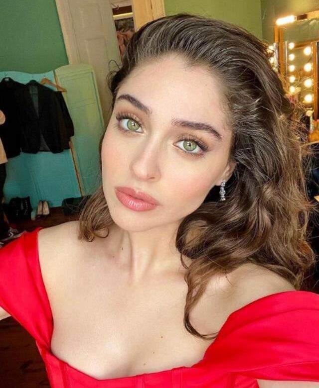 Ada Tözün Akcan kimdir? Baht Oyunu oyuncusu Ada Tözün Akcan gerçek adı nedir? Cemre Baysel kimdir, kaç yaşında, nereli?