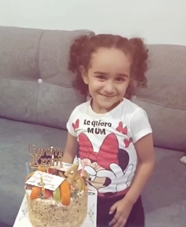 Ailesiyle birlikte evlerinde ölü bulunmuştu… 5 yaşındaki Samyeli'nin doğum günü görüntüleri ortaya çıktı