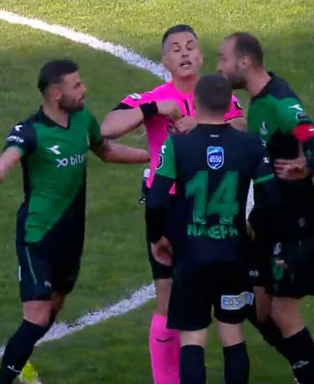 Sakaryasporlu futbolcu kırmızı kart görünce neye uğradığını şaşırdı! Gerçek hemen ortaya çıktı