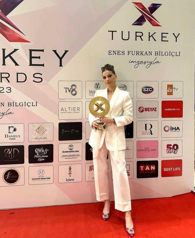 X Turkey Awards ödülleri sahiplerini buldu! Depremzedeler için yapılanlar alkış topladı